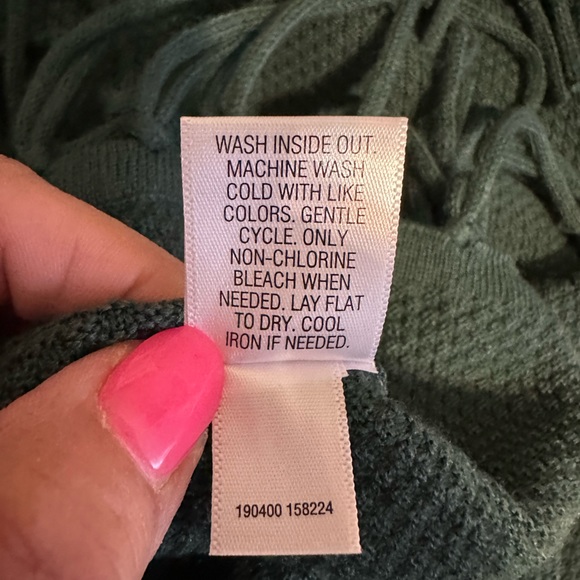 Women’s Sweater Size Small - Picture 11 of 11